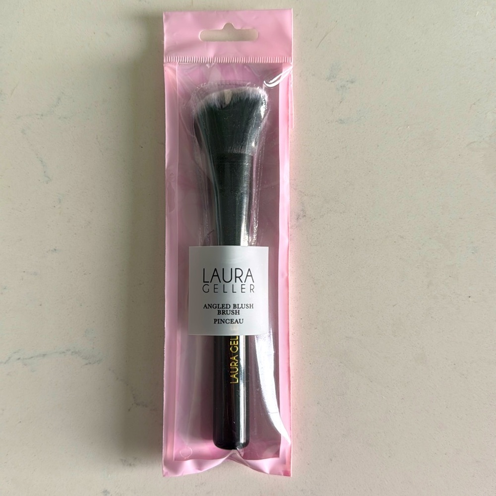 NEW LAURA GELLER Angled Blush Brush
